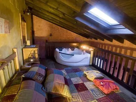 Casas Herrenales De Ulaca