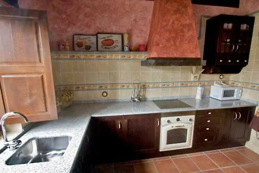 Casas Herrenales De Ulaca 컨트리하우스 *