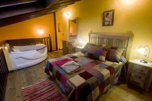 Casas Herrenales De Ulaca 컨트리하우스