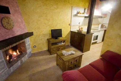 Casas Herrenales De Ulaca