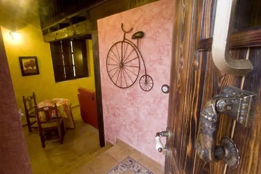 Casas Herrenales De Ulaca 컨트리하우스